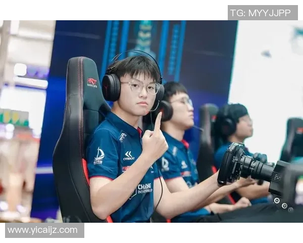 杨伟专访:从飞盘新手到顶尖选手的成长与挑战回顾 杨伟专访:从飞盘新手到顶尖选手的成长与挑战回顾